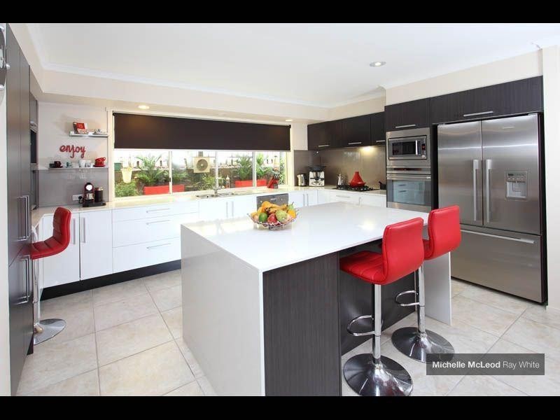 4 Juniper Close, Chapel Hill QLD 4069