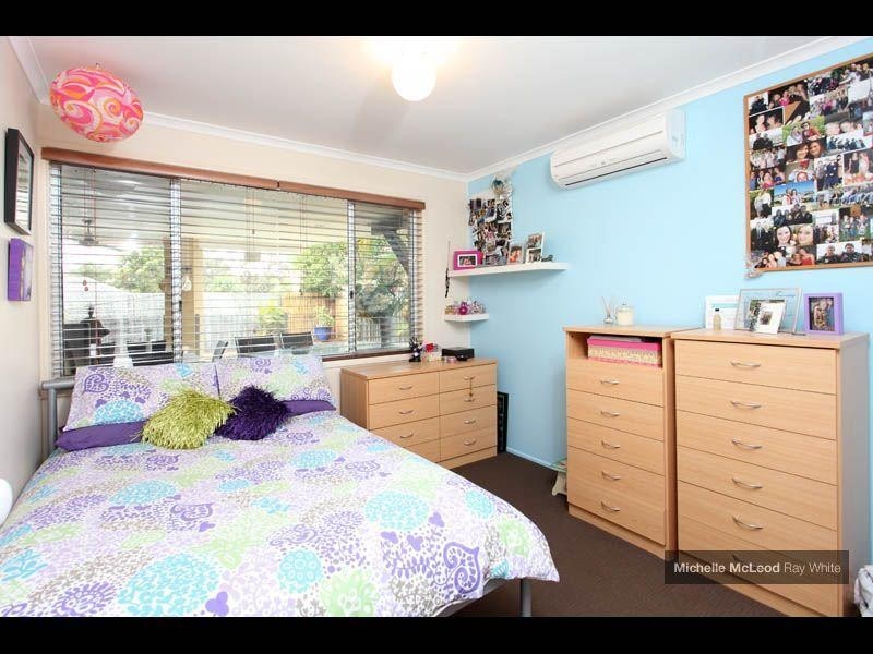 4 Juniper Close, Chapel Hill QLD 4069