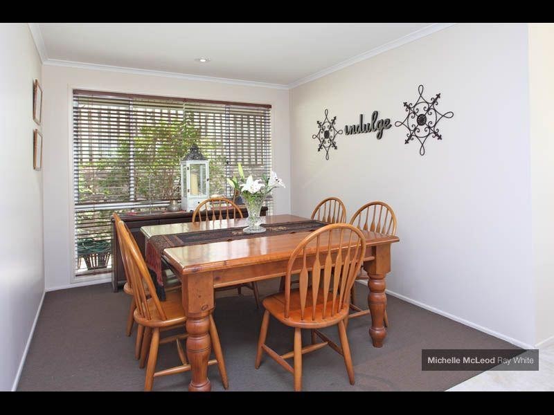 4 Juniper Close, Chapel Hill QLD 4069