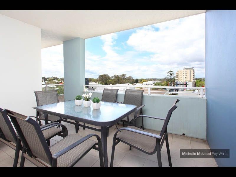 15/16 Grosvenor Road, Indooroopilly QLD 4068