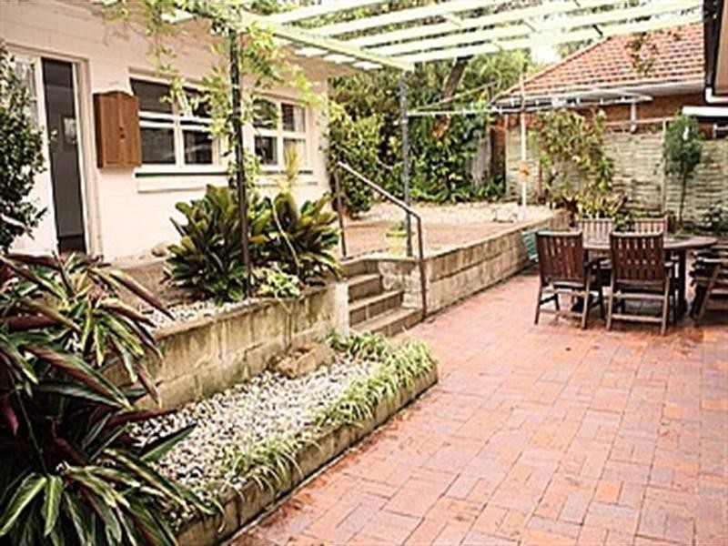 145 Hillside Terrace, St Lucia QLD 4067