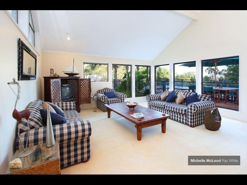 4 Greenhood Street, Indooroopilly QLD 4068