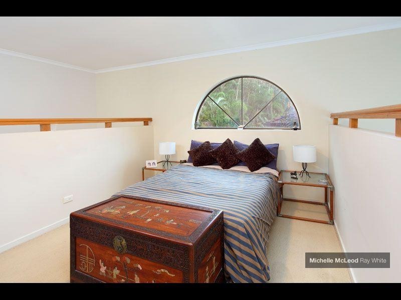 4 Greenhood Street, Indooroopilly QLD 4068