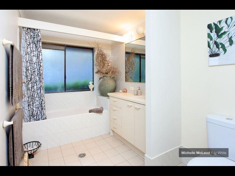 4 Greenhood Street, Indooroopilly QLD 4068