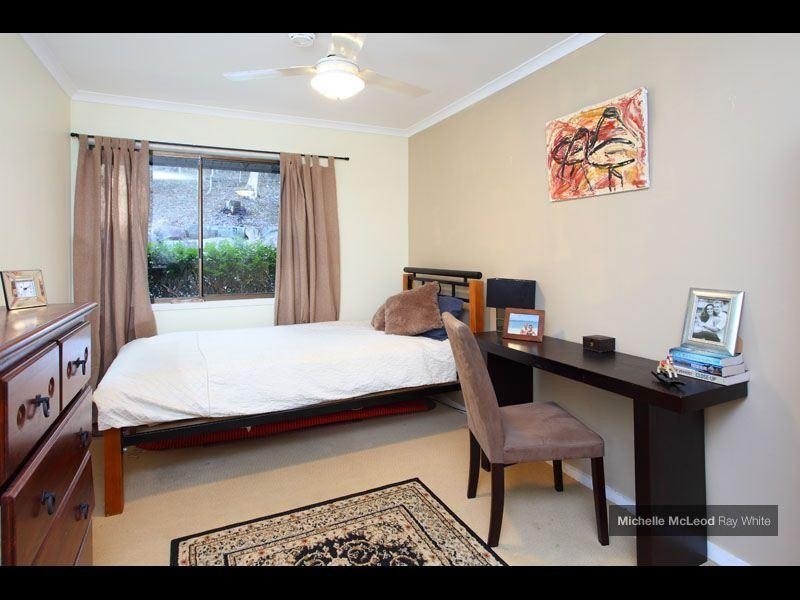 4 Greenhood Street, Indooroopilly QLD 4068