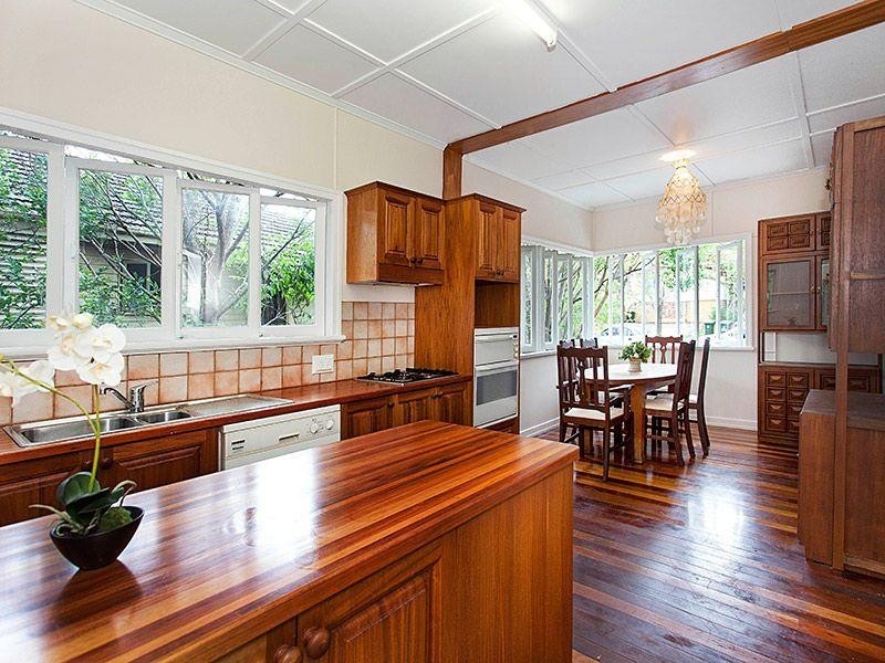 68 Depper Street, St Lucia QLD 4067