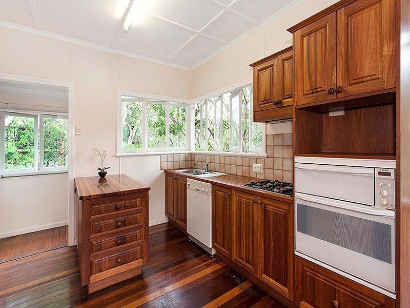 68 Depper Street, St Lucia QLD 4067