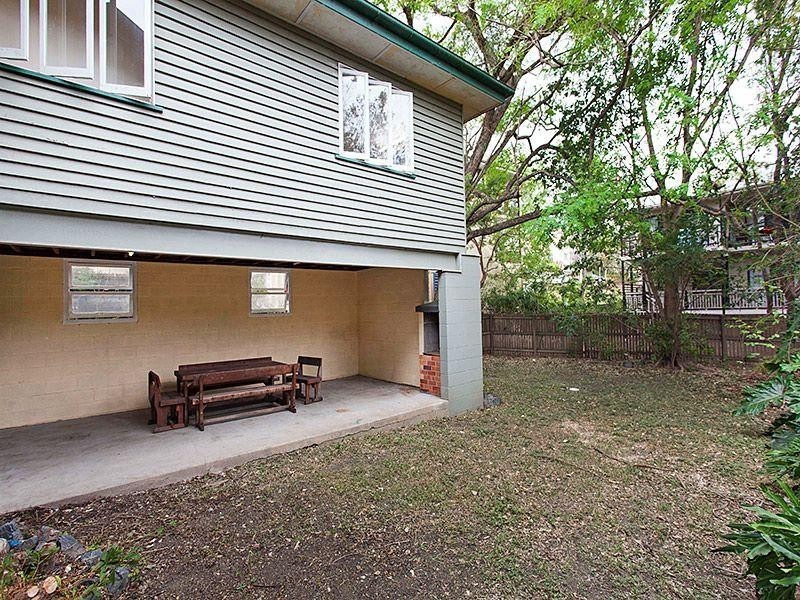 68 Depper Street, St Lucia QLD 4067