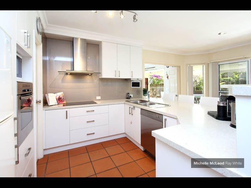 49 Kensington Circuit, Brookfield QLD 4069