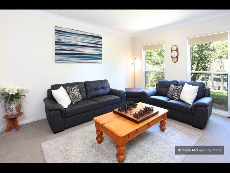 49 Kensington Circuit, Brookfield QLD 4069