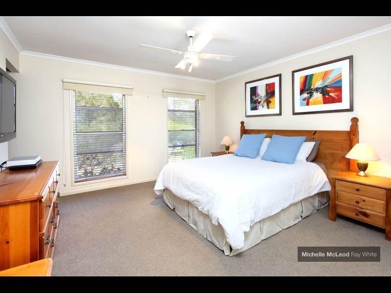 49 Kensington Circuit, Brookfield QLD 4069