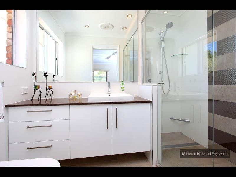 49 Kensington Circuit, Brookfield QLD 4069