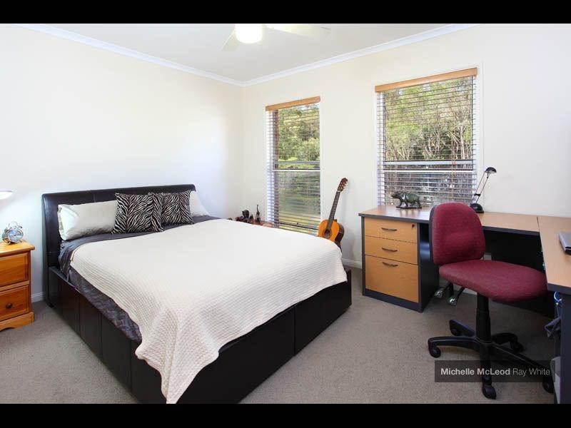 49 Kensington Circuit, Brookfield QLD 4069