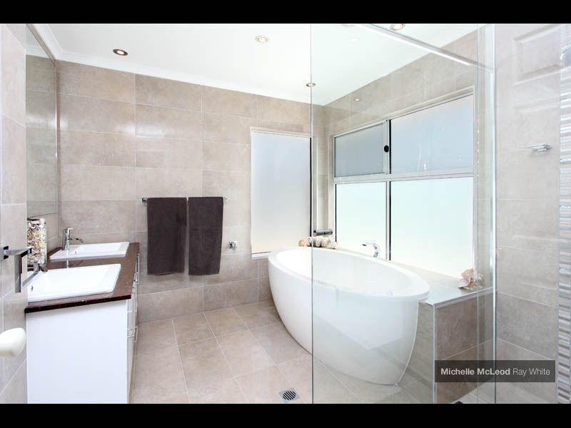 49 Kensington Circuit, Brookfield QLD 4069