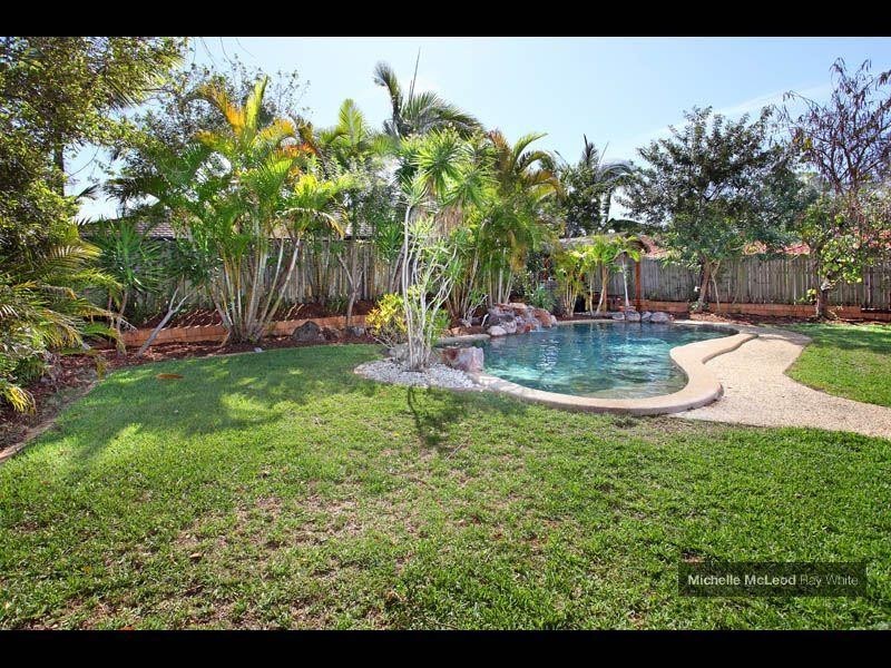 49 Kensington Circuit, Brookfield QLD 4069