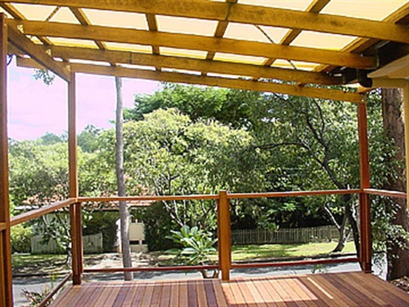 8 Fifth Avenue, St Lucia QLD 4067