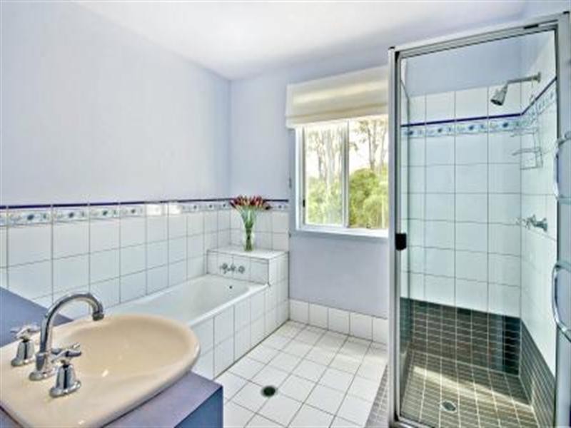 76 Kintyre Street, Brookfield QLD 4069