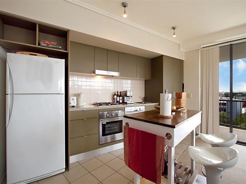 1084/18 Manning Street, Milton QLD 4064