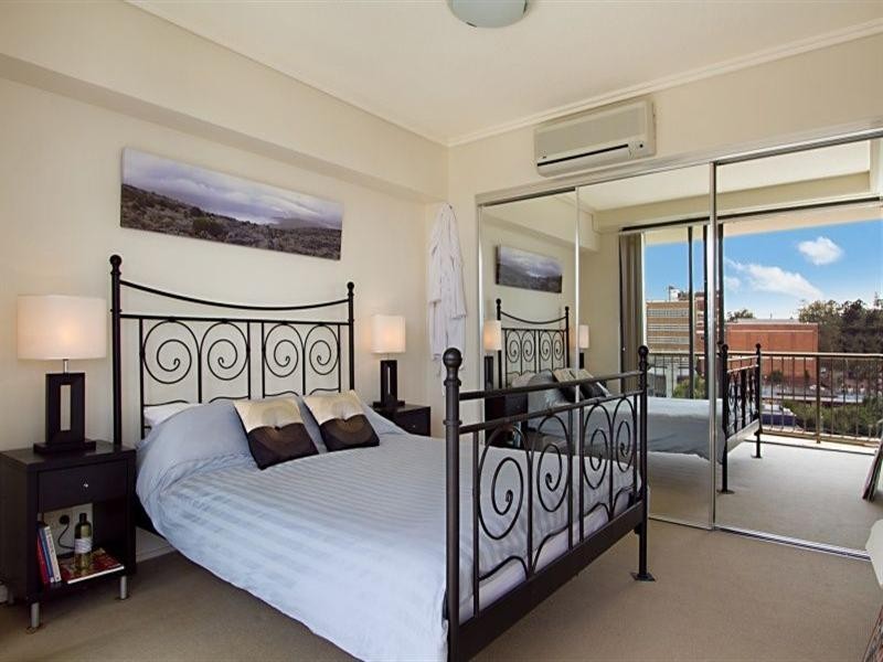 1084/18 Manning Street, Milton QLD 4064