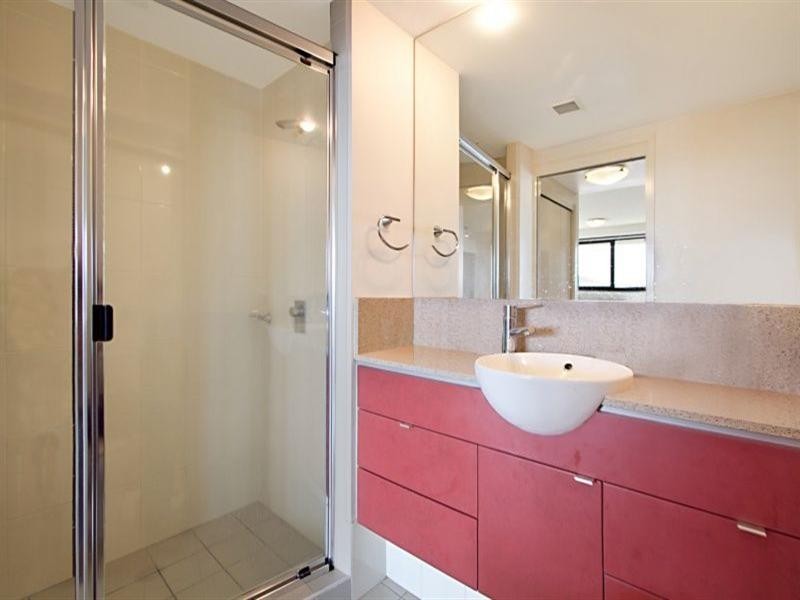 1084/18 Manning Street, Milton QLD 4064