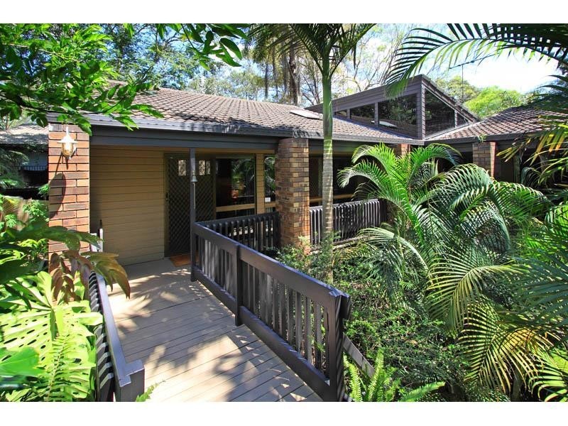 25 Kirkdale Road, Chapel Hill QLD 4069