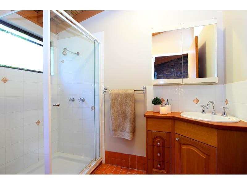 25 Kirkdale Road, Chapel Hill QLD 4069