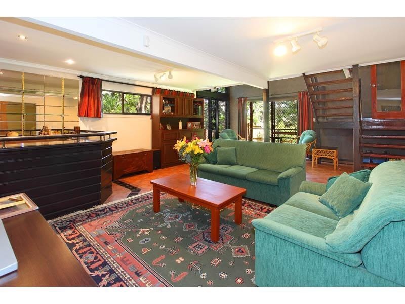 25 Kirkdale Road, Chapel Hill QLD 4069