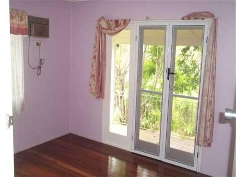 38 Newcomen Street, Indooroopilly QLD 4068