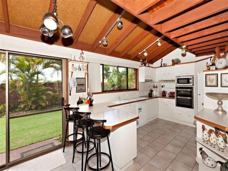 14 Bielby Road, Kenmore Hills QLD 4069