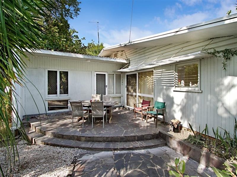 30 Woodstock Road, Toowong QLD 4066