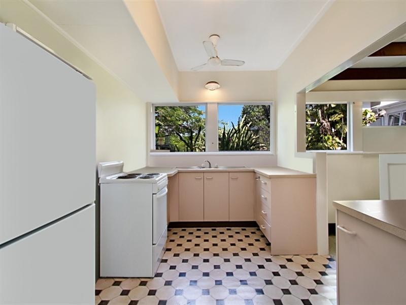 30 Woodstock Road, Toowong QLD 4066