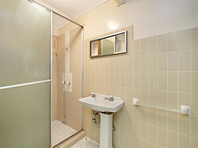 30 Woodstock Road, Toowong QLD 4066