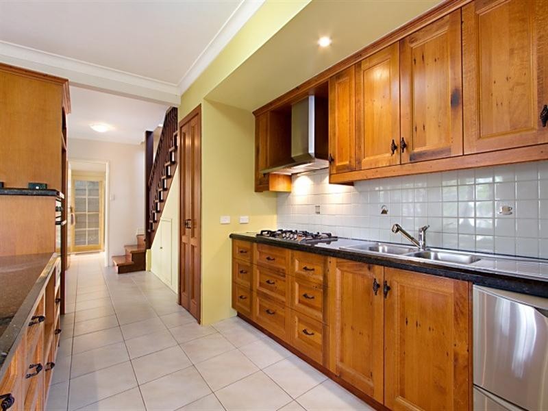 13 Wight Street, Milton QLD 4064