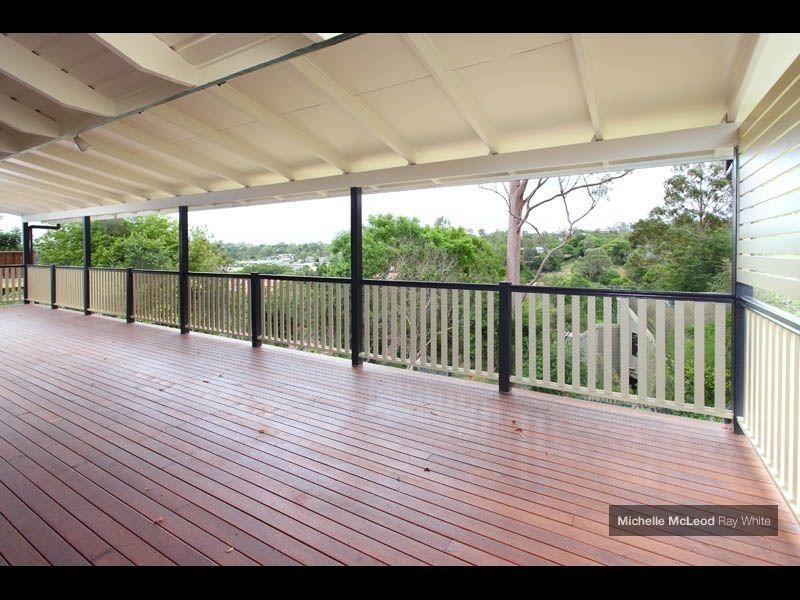 74 Chapel Hill Road, Chapel Hill QLD 4069