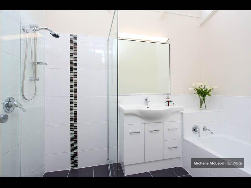 74 Chapel Hill Road, Chapel Hill QLD 4069