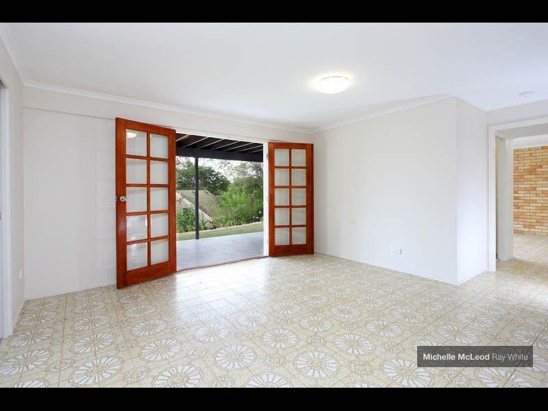 74 Chapel Hill Road, Chapel Hill QLD 4069