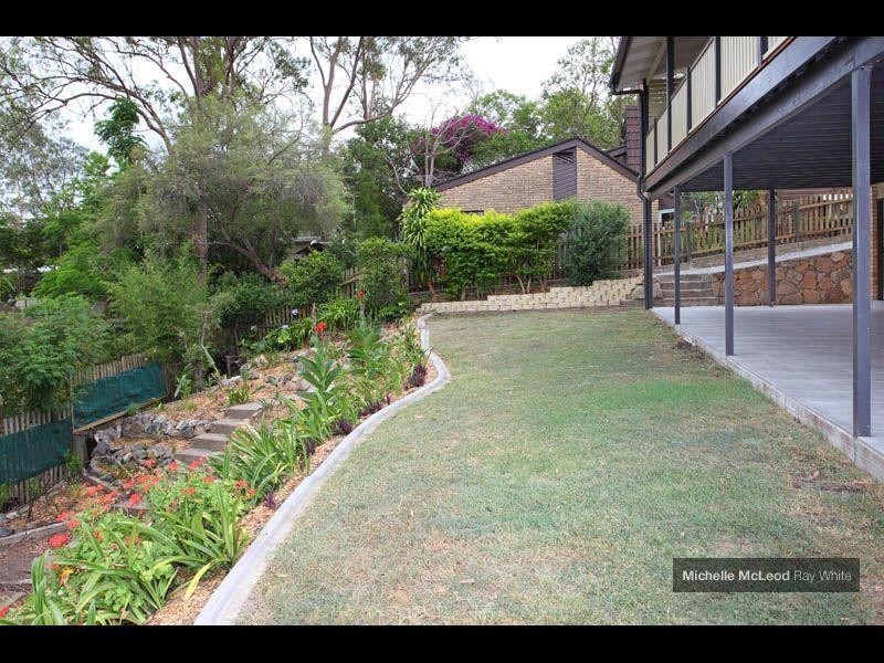 74 Chapel Hill Road, Chapel Hill QLD 4069