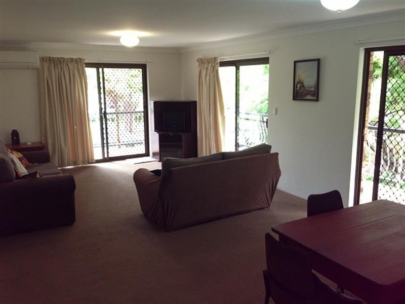 2/63 Macquarie Street, St Lucia QLD 4067