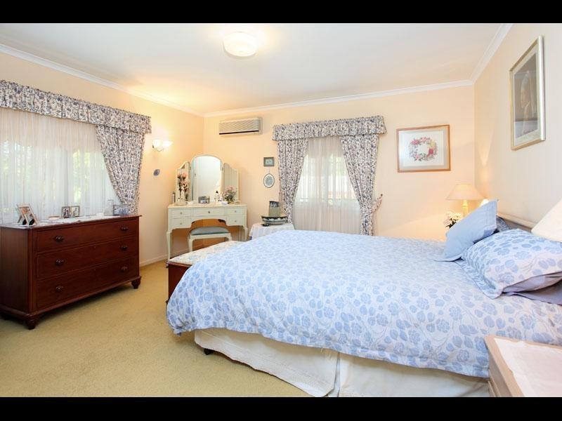 78 Kenmore Road, Kenmore QLD 4069