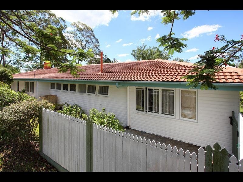 78 Kenmore Road, Kenmore QLD 4069