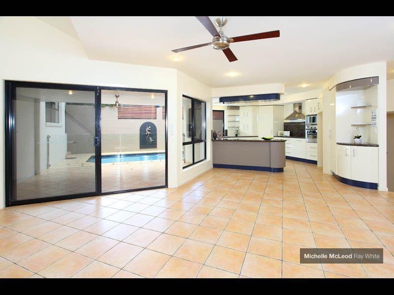 21 Carissa Place, Chapel Hill QLD 4069