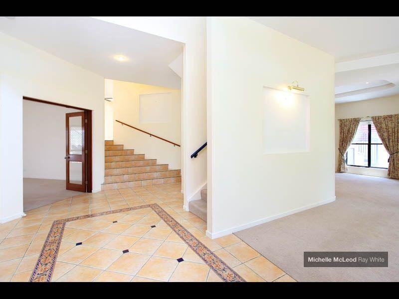 21 Carissa Place, Chapel Hill QLD 4069