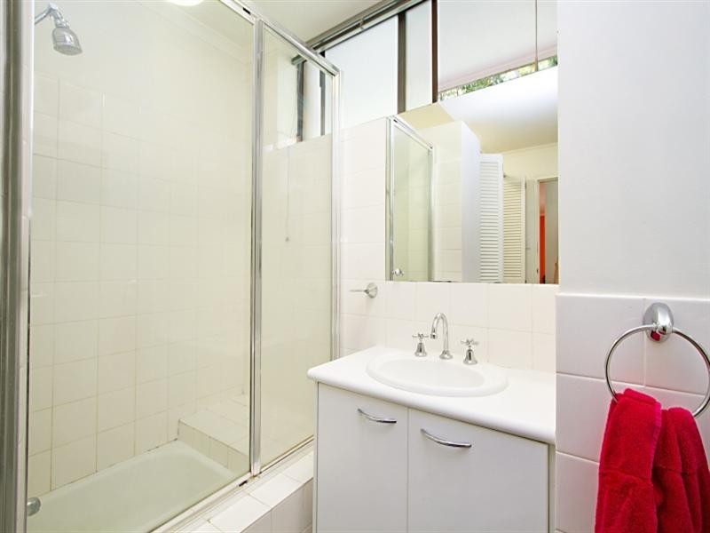 9/49 Bishop Street, St Lucia QLD 4067