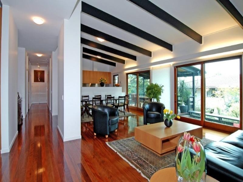 8 Meiers Road, Indooroopilly QLD 4068