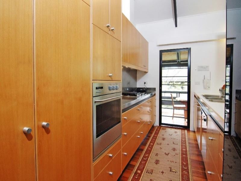 8 Meiers Road, Indooroopilly QLD 4068