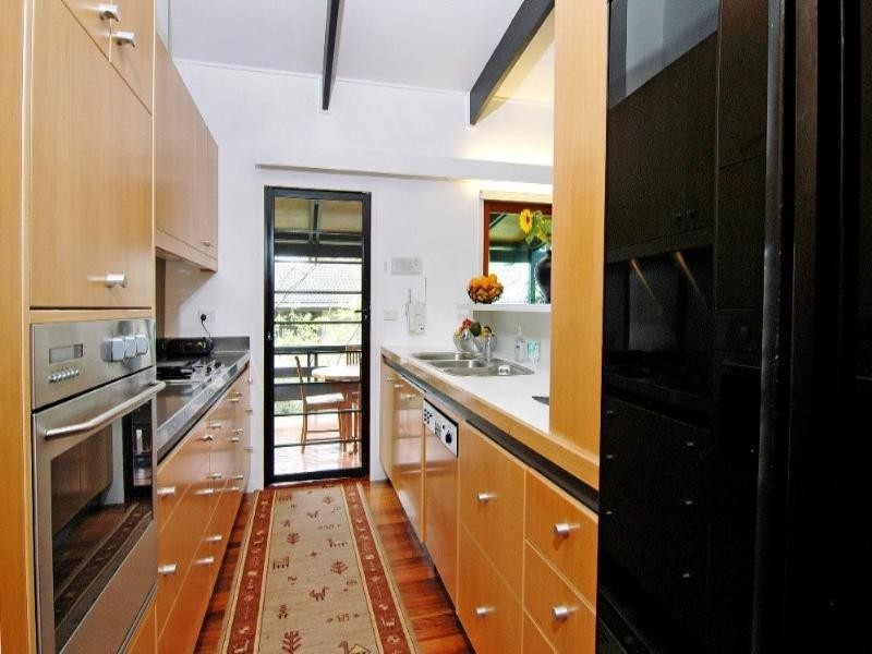 8 Meiers Road, Indooroopilly QLD 4068