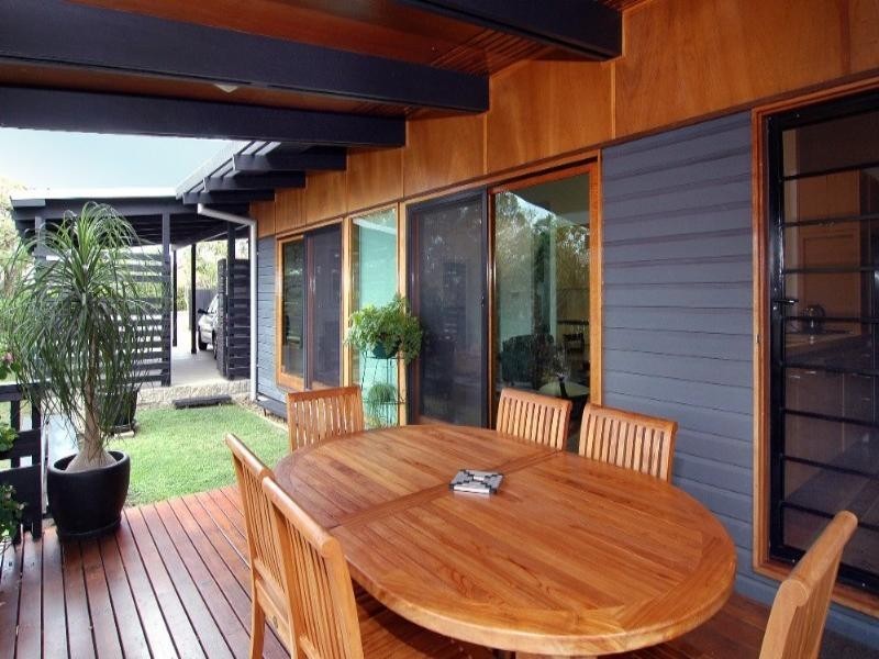 8 Meiers Road, Indooroopilly QLD 4068