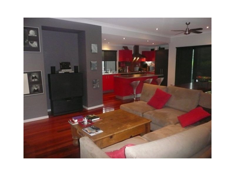 77 Palm Street, Kenmore QLD 4069