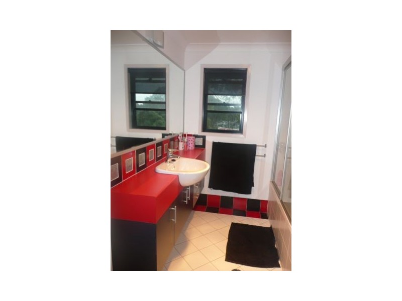 77 Palm Street, Kenmore QLD 4069