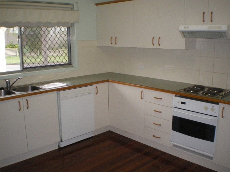 4 Louise Street, Kenmore QLD 4069